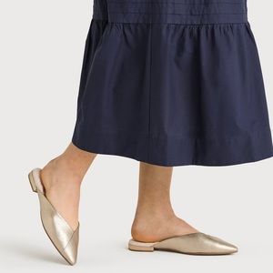 Birdies the swan gold metallic pointed mules